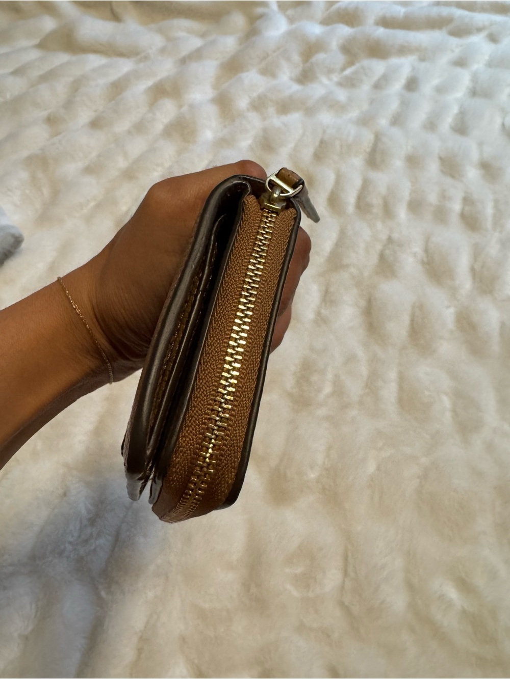 Tan Pebbled Leather Zip Wallet with Logo Accent! BRAND NEW AND FREE GWP 😍😍 - Picture 6 of 16